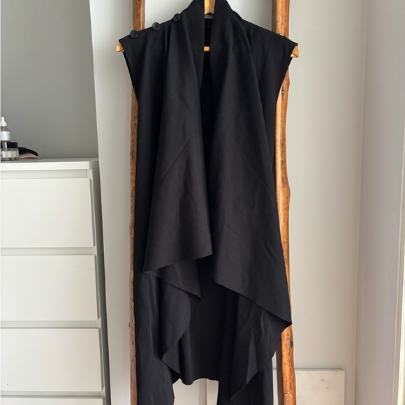 L’Autre Cote GGD Japanese Sleeveless Black Dress / Overlay - Picture 8 of 17